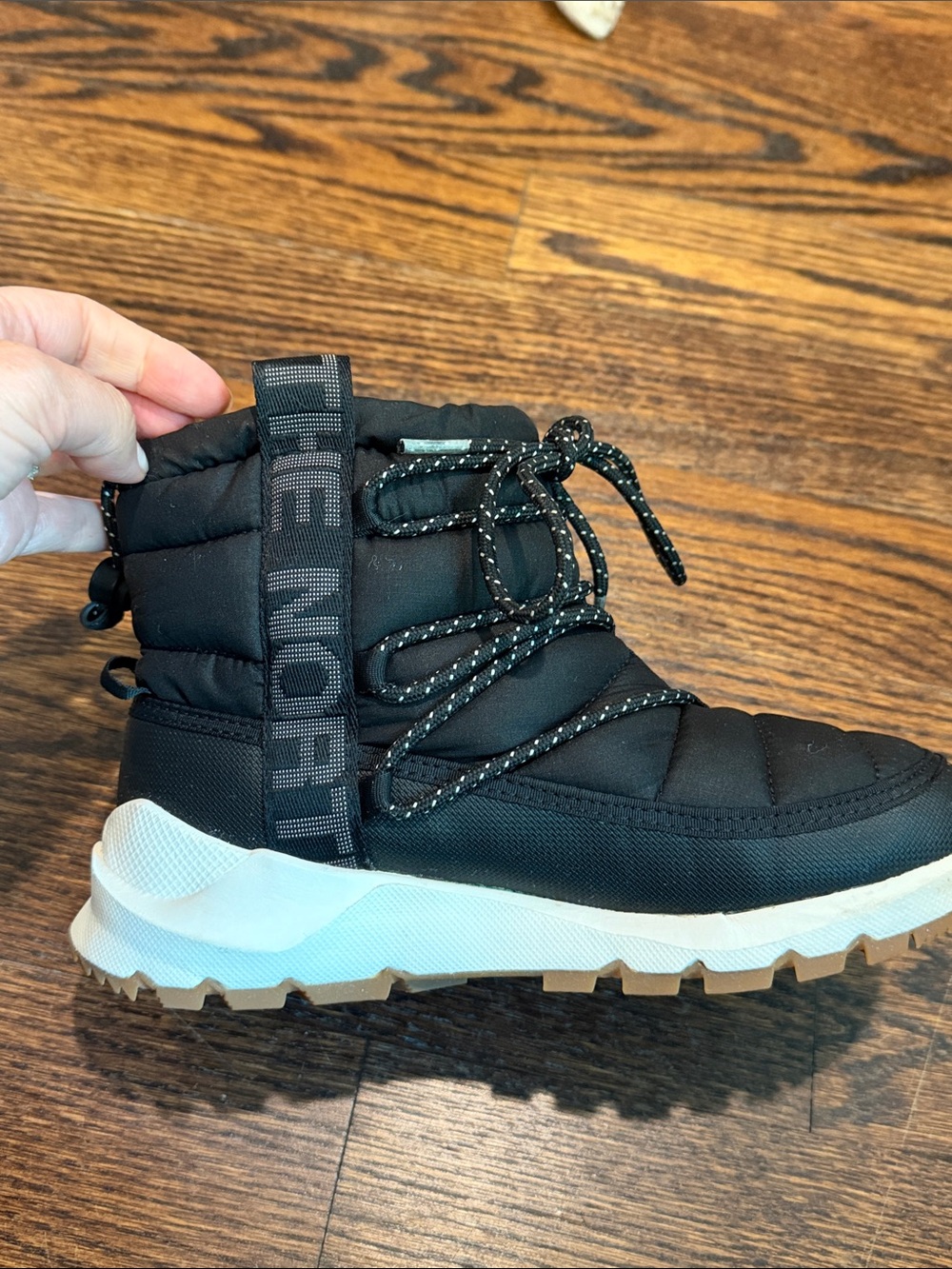 The North Face Black Quilted Lace-Up Winter Boot (244) - Picture 4 of 16